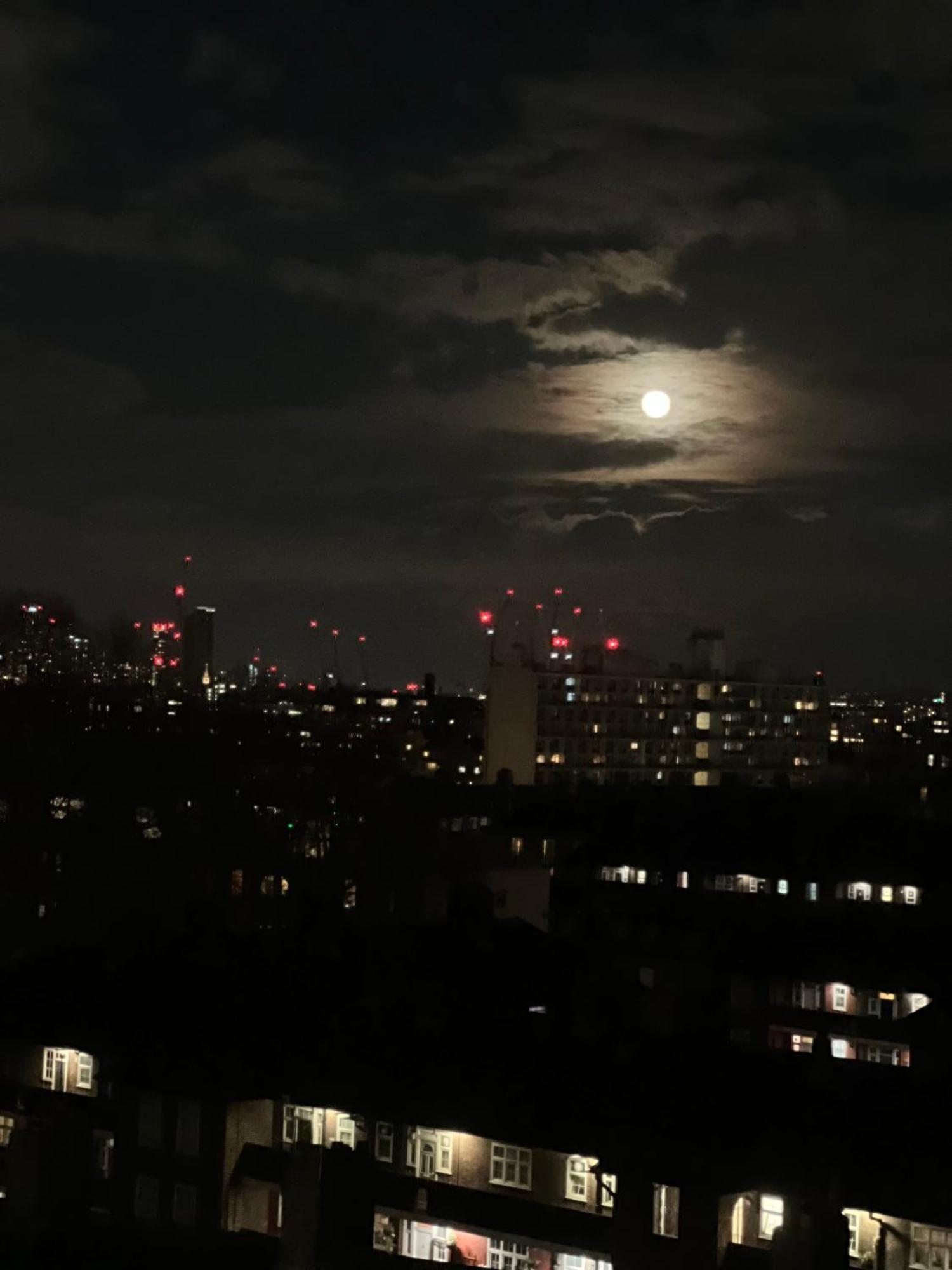 Gazde/Camere de închiriat Casa Del Londra